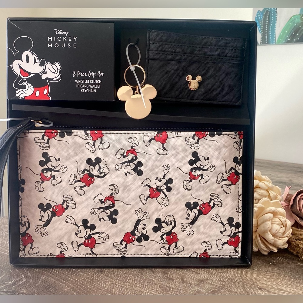 NWT MICKEY MOUSE 3 Piece Gift Set / WRISTLET CLUTCH / ID CARD WALLET / KEYCHAIN